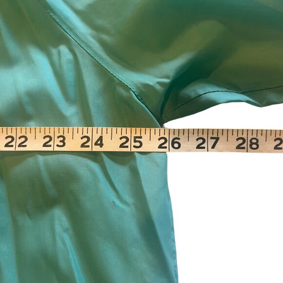 True Vintage Light Blue Bermuda Wind Breaker In Excellent Condition For Age - Picture 6 of 7